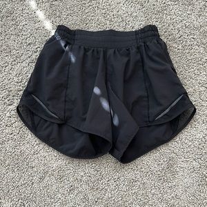 black lululemon shorts